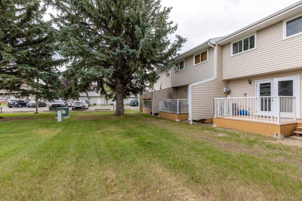 43-55 Lemoyne Crescent West, Lethbridge, AB - Outdoor With Deck Patio Veranda