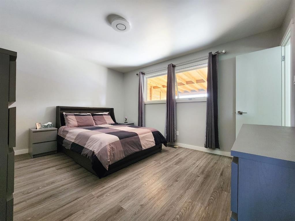 5122 5Th Street West, Claresholm, AB - Indoor Photo Showing Bedroom