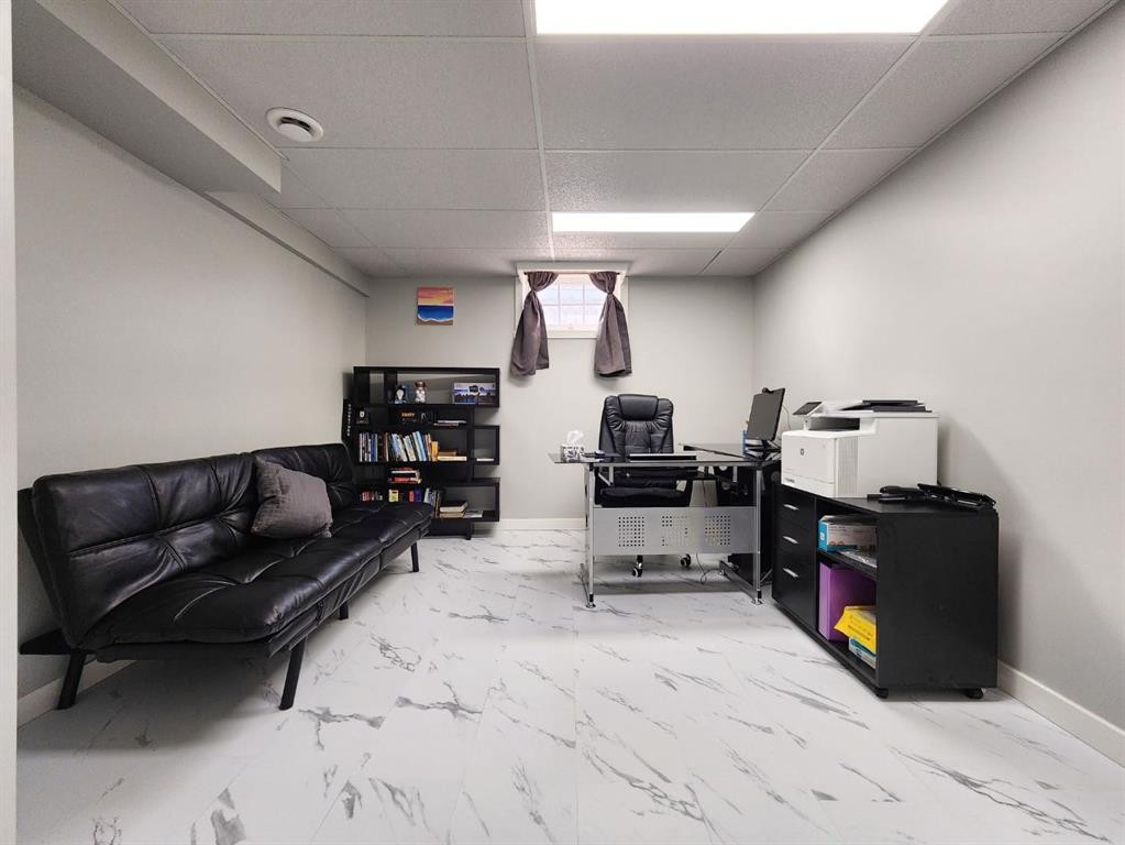 5122 5Th Street West, Claresholm, AB - Indoor Photo Showing Basement