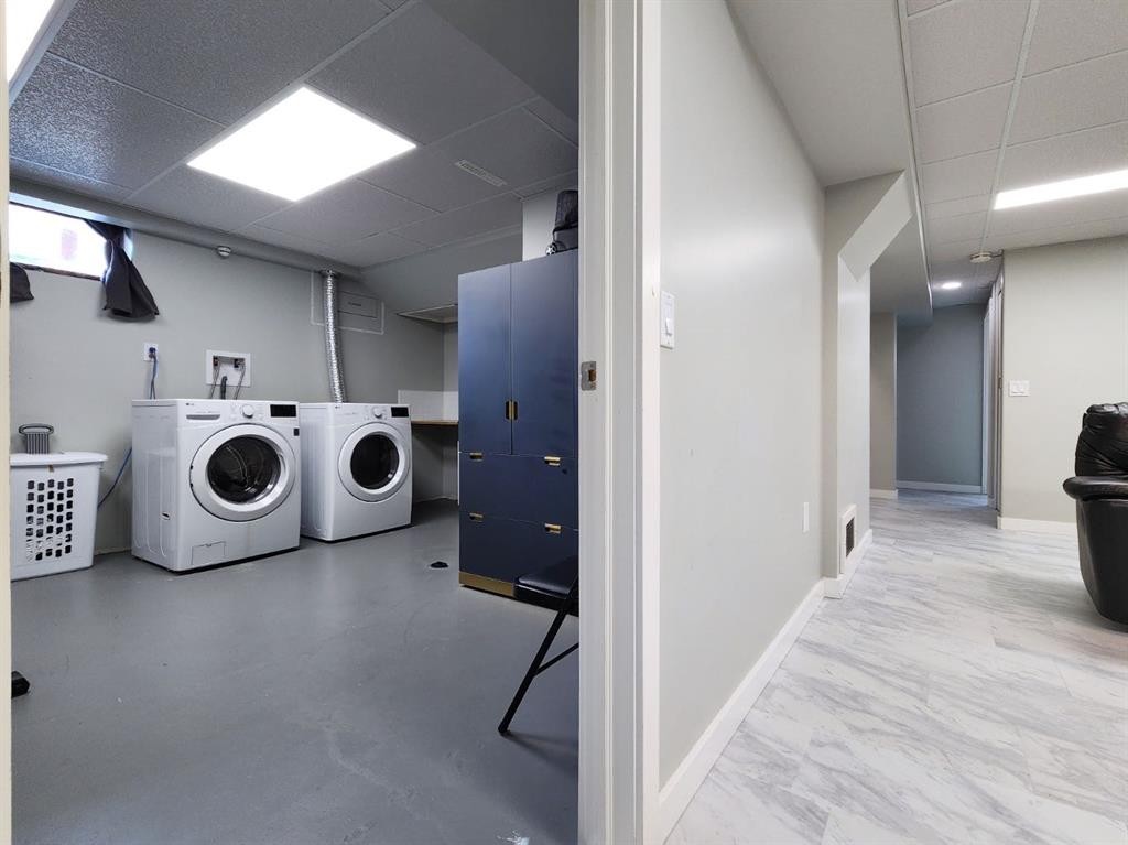 5122 5Th Street West, Claresholm, AB - Indoor Photo Showing Laundry Room