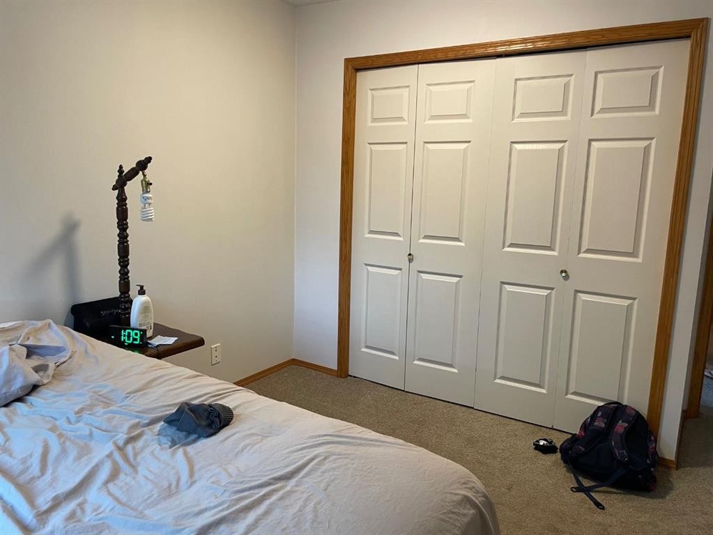 207-855 Columbia Boulevard West, Lethbridge, AB - Indoor Photo Showing Bedroom