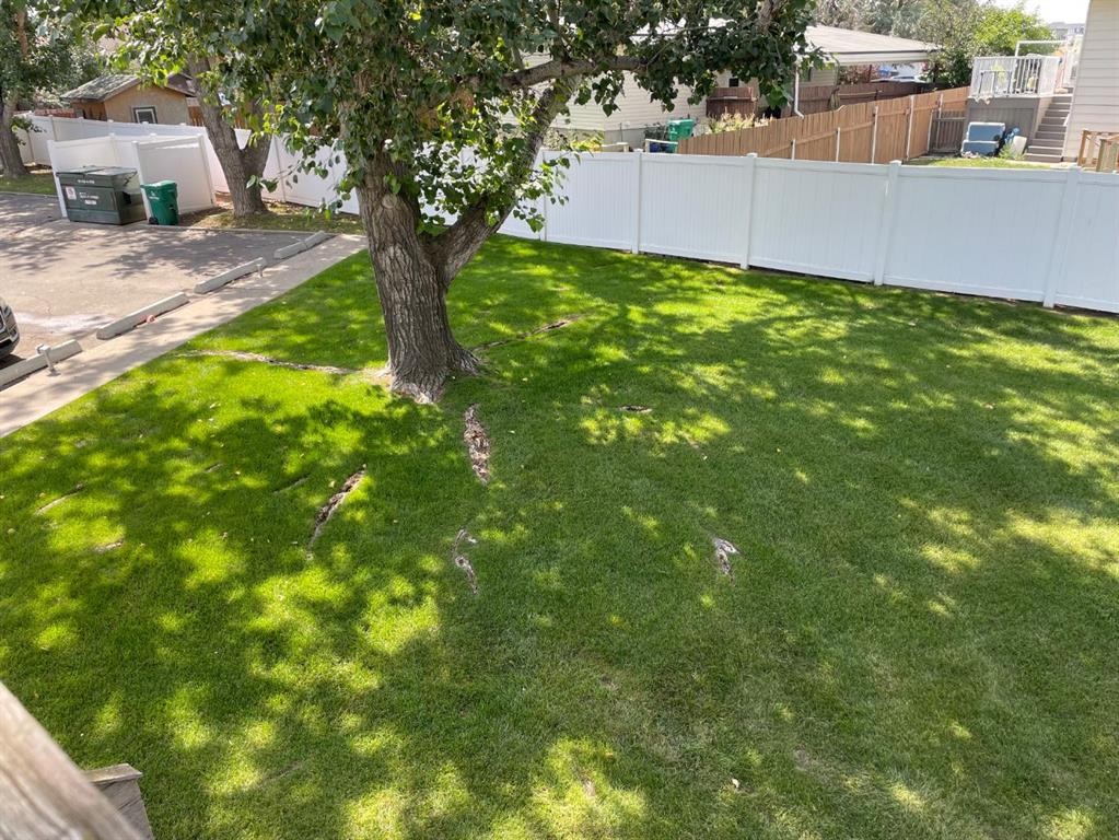 207-855 Columbia Boulevard West, Lethbridge, AB - Outdoor