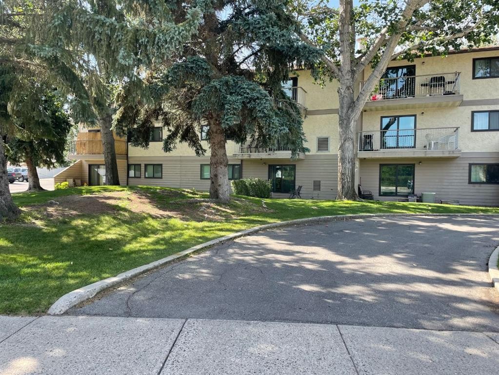 207-855 Columbia Boulevard West, Lethbridge, AB - Outdoor With Balcony With Facade