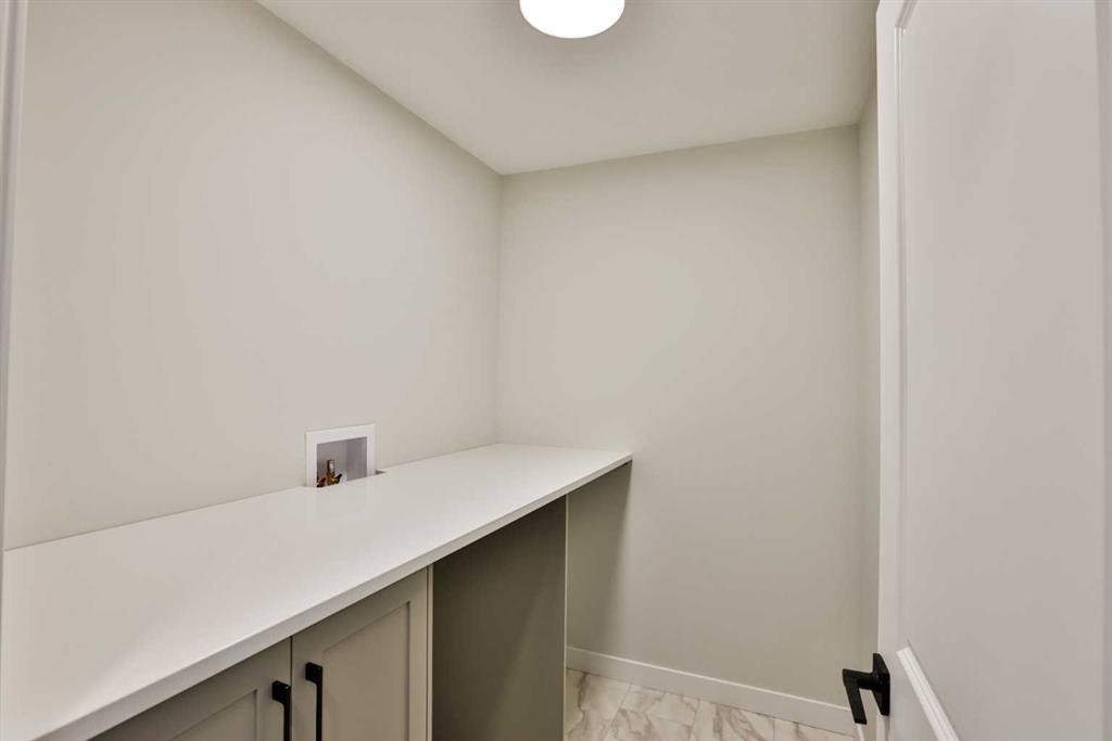 877 Devonia Circle West, Lethbridge, AB - Indoor Photo Showing Other Room