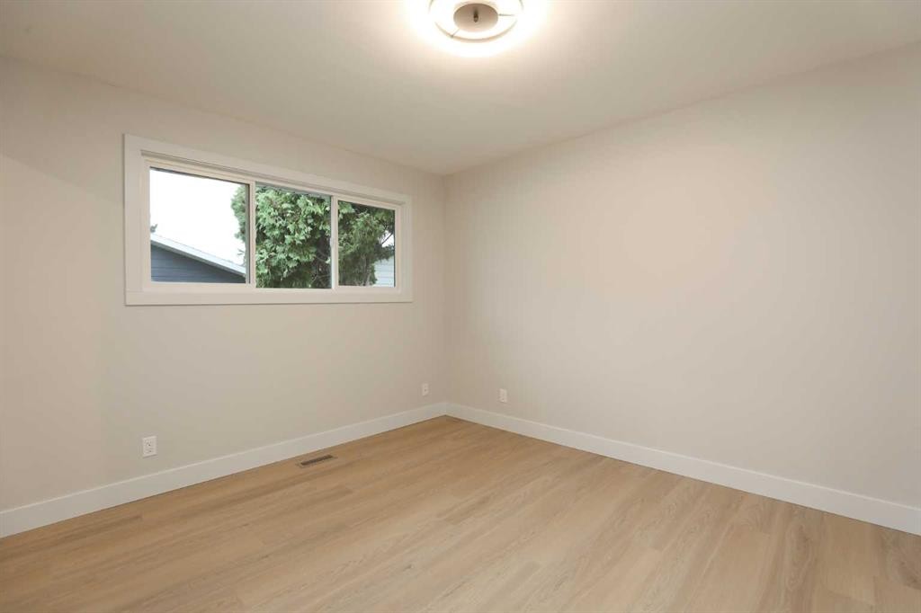 1418 25 Avenue North, Lethbridge, AB - Indoor Photo Showing Other Room