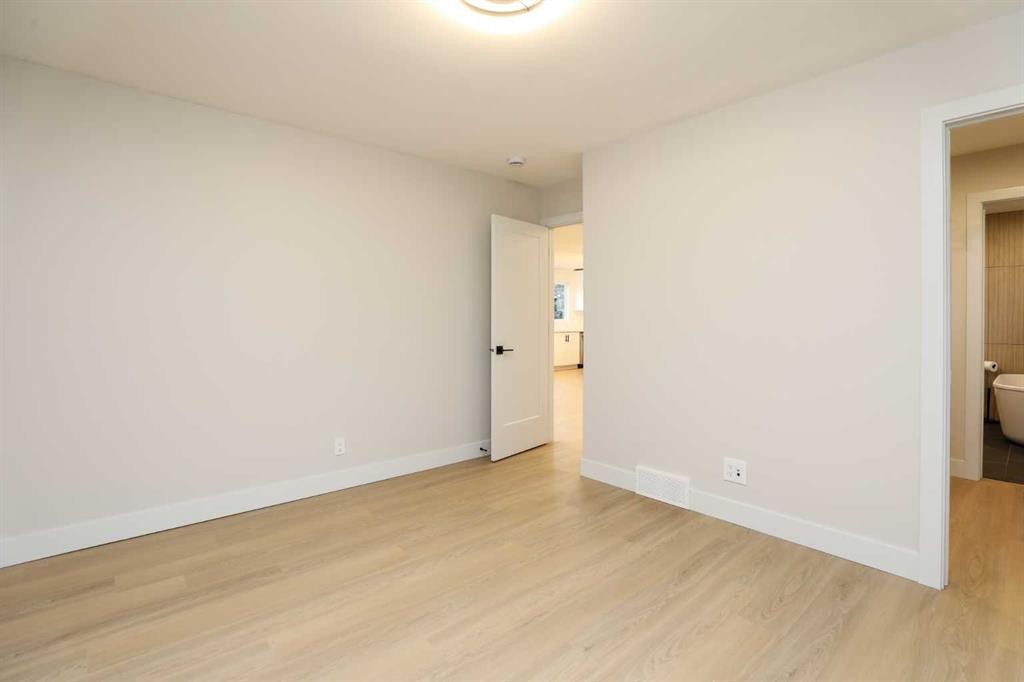 1418 25 Avenue North, Lethbridge, AB - Indoor Photo Showing Other Room