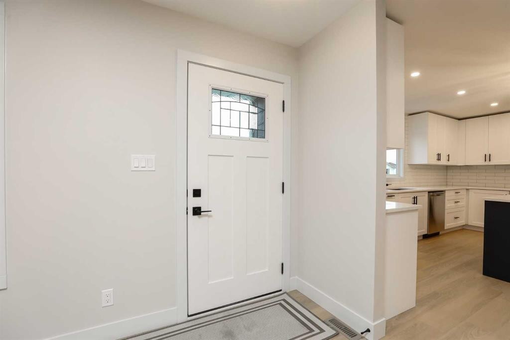 1418 25 Avenue North, Lethbridge, AB - Indoor Photo Showing Other Room
