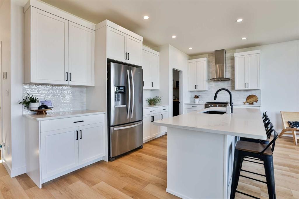 4241 60 Avenue, Taber, AB - Indoor Photo Showing Kitchen With Upgraded Kitchen