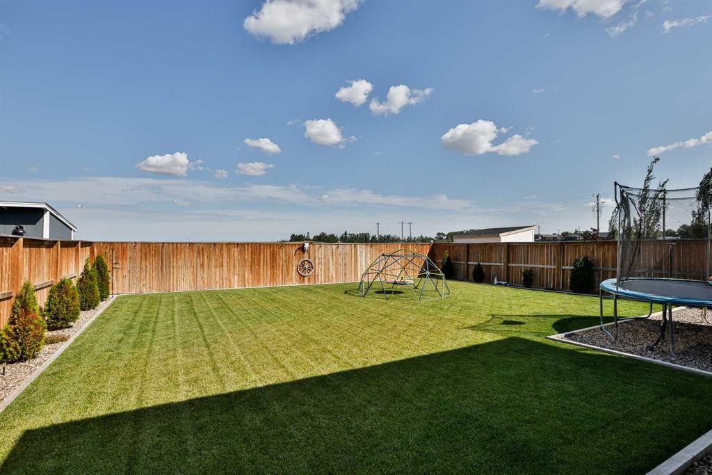 4241 60 Avenue, Taber, AB - Outdoor