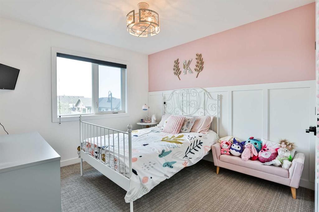 4241 60 Avenue, Taber, AB - Indoor Photo Showing Bedroom