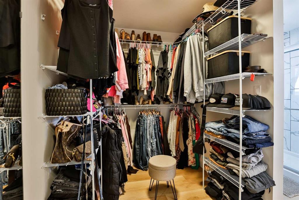 4241 60 Avenue, Taber, AB - Indoor With Storage