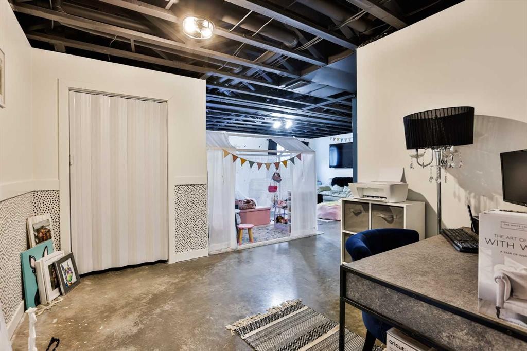 4241 60 Avenue, Taber, AB - Indoor Photo Showing Other Room