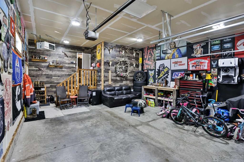 4241 60 Avenue, Taber, AB - Indoor