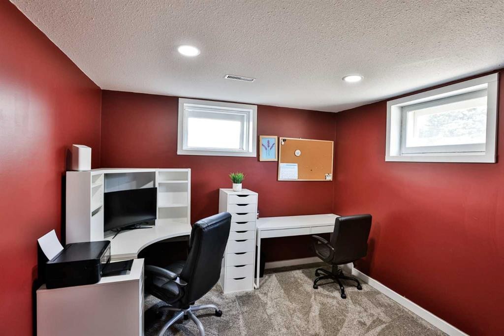 1009 6 Avenue North, Lethbridge, AB - Indoor Photo Showing Office