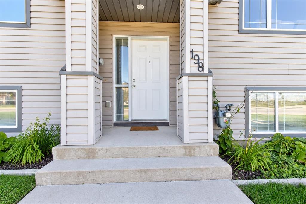 198 Blackfoot Boulevard West, Lethbridge, AB