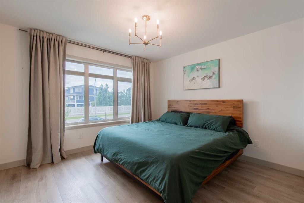 403 Caledonia Boulevard West, Lethbridge, AB - Indoor Photo Showing Bedroom