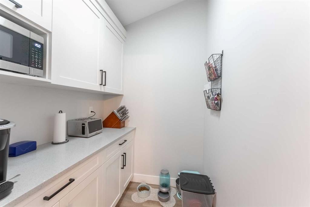 2006 30A Avenue, Coaldale, AB - Indoor