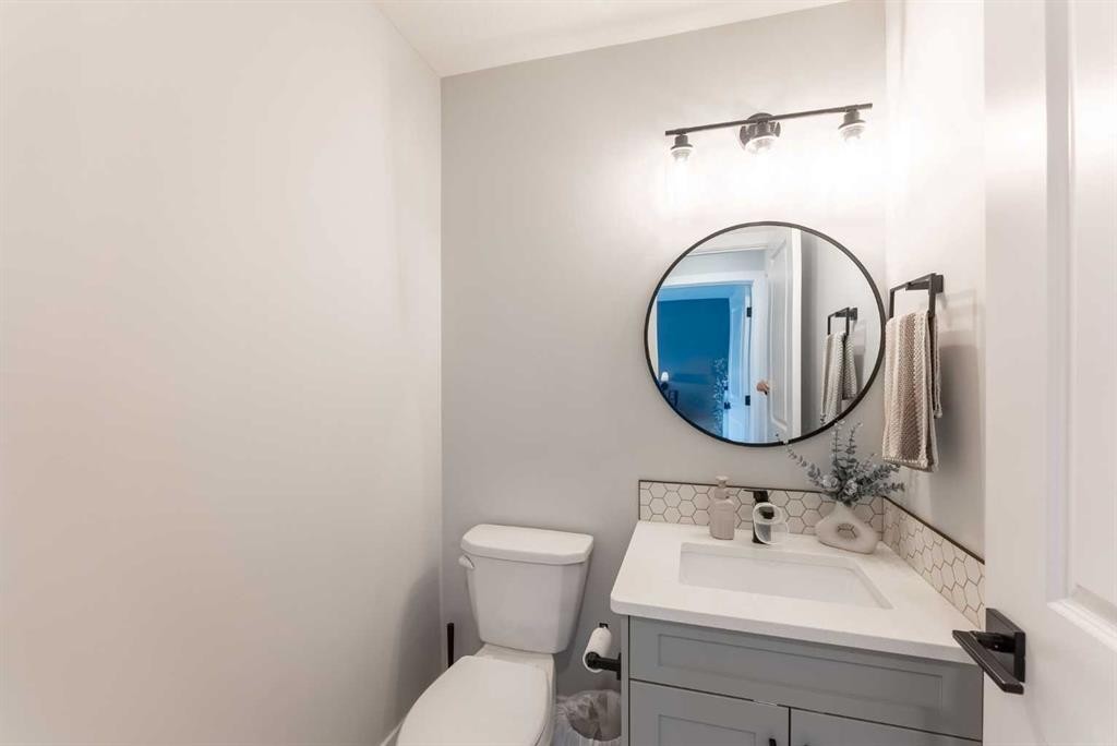 2006 30A Avenue, Coaldale, AB - Indoor Photo Showing Bathroom