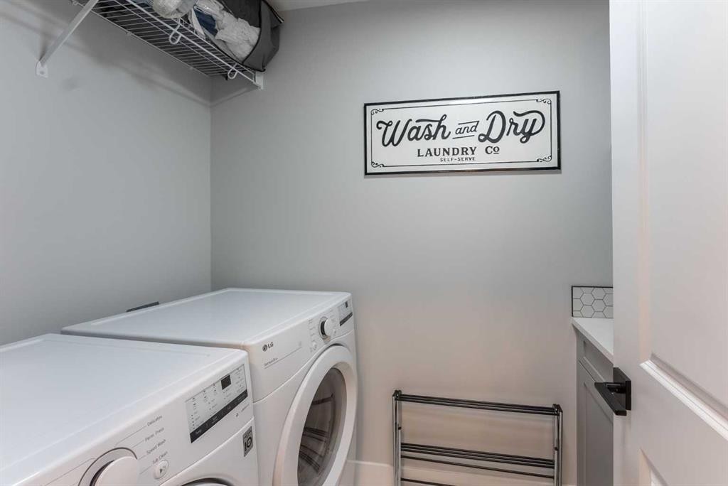 2006 30A Avenue, Coaldale, AB - Indoor Photo Showing Laundry Room