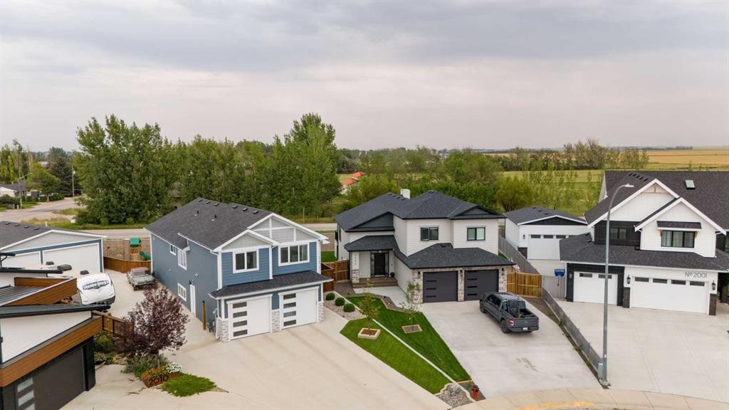 2006 30A Avenue, Coaldale, AB - Outdoor With Facade