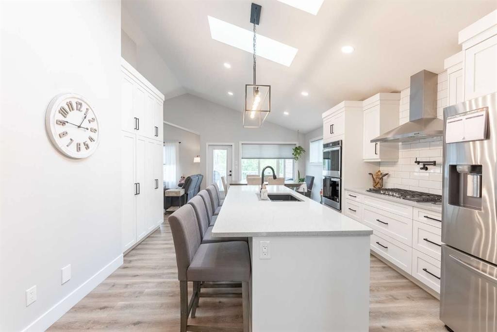 2006 30A Avenue, Coaldale, AB - Indoor Photo Showing Kitchen With Upgraded Kitchen