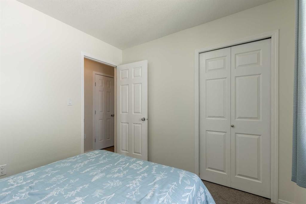 177 E 400 N, Raymond, AB