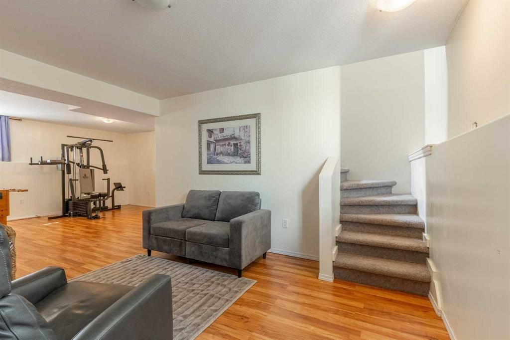 177 E 400 N, Raymond, AB