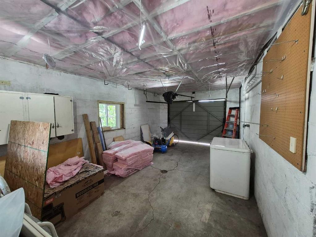 4931 54 Avenue, Taber, AB - Indoor