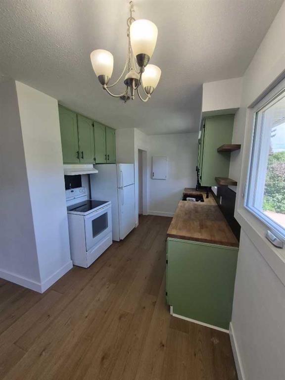 4931 54 Avenue, Taber, AB - Indoor Photo Showing Kitchen