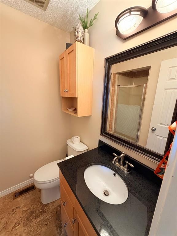 11 Lakhota Crescent West, Lethbridge, AB - Indoor Photo Showing Bathroom