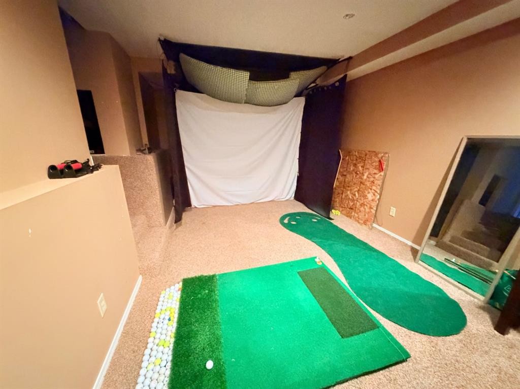 11 Lakhota Crescent West, Lethbridge, AB - Indoor Photo Showing Bedroom