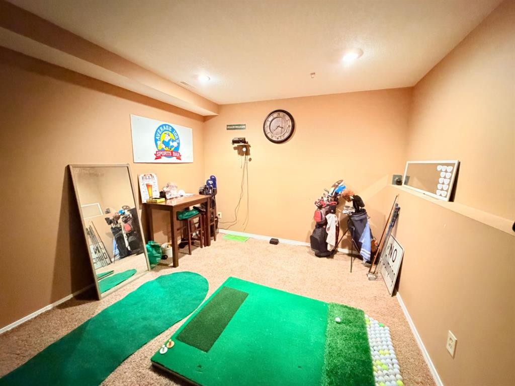 11 Lakhota Crescent West, Lethbridge, AB - Indoor Photo Showing Other Room