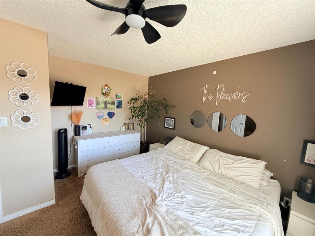 11 Lakhota Crescent West, Lethbridge, AB - Indoor Photo Showing Bedroom