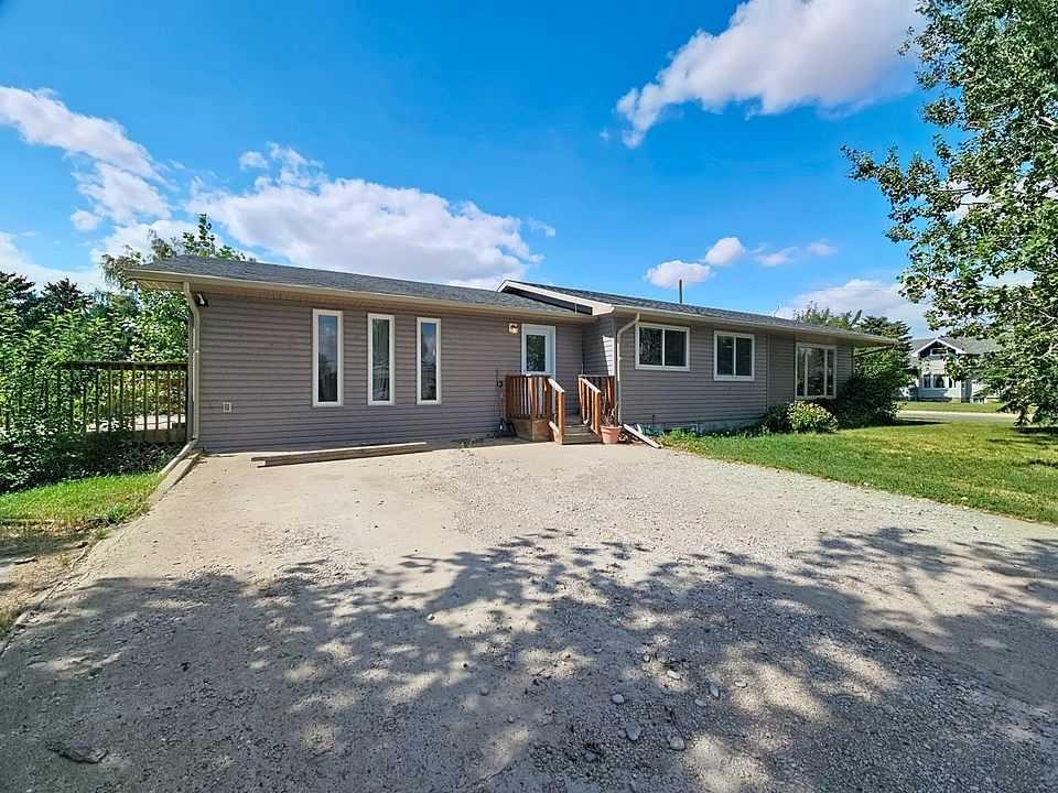 504 5 Street, Warner, AB - Outdoor