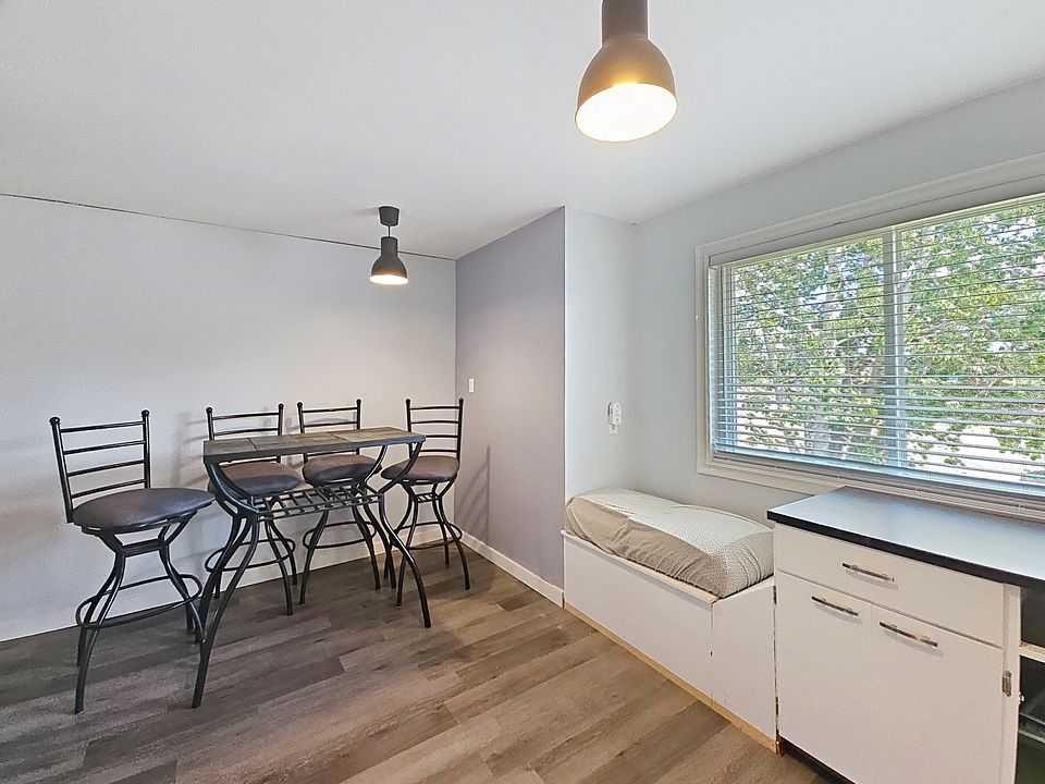504 5 Street, Warner, AB - Indoor