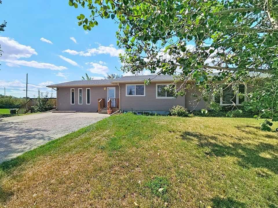 504 5 Street, Warner, AB - Outdoor