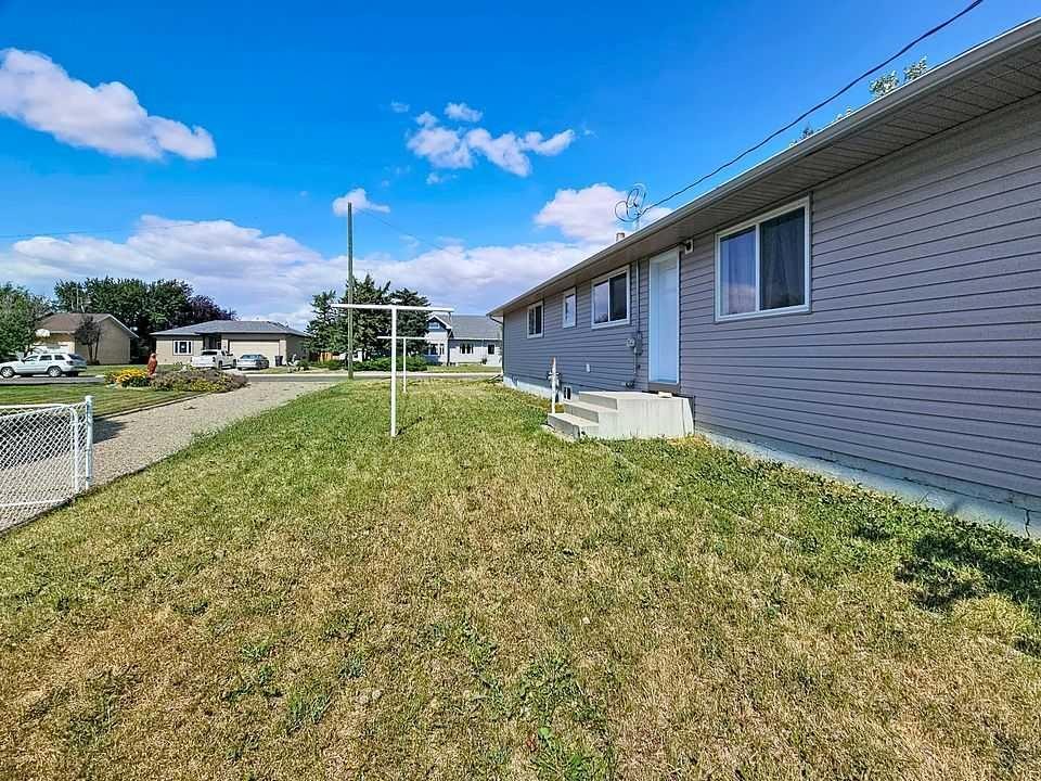 504 5 Street, Warner, AB - Outdoor