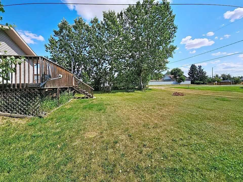 504 5 Street, Warner, AB - Outdoor