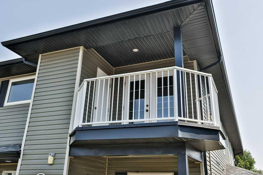 5-734 Heritage Boulevard West, Lethbridge, AB - Outdoor With Deck Patio Veranda With Exterior