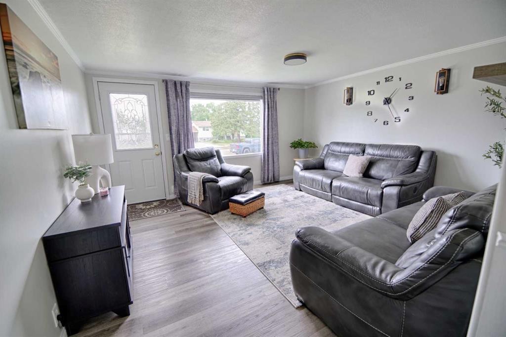 6014 52 Street, Taber, AB