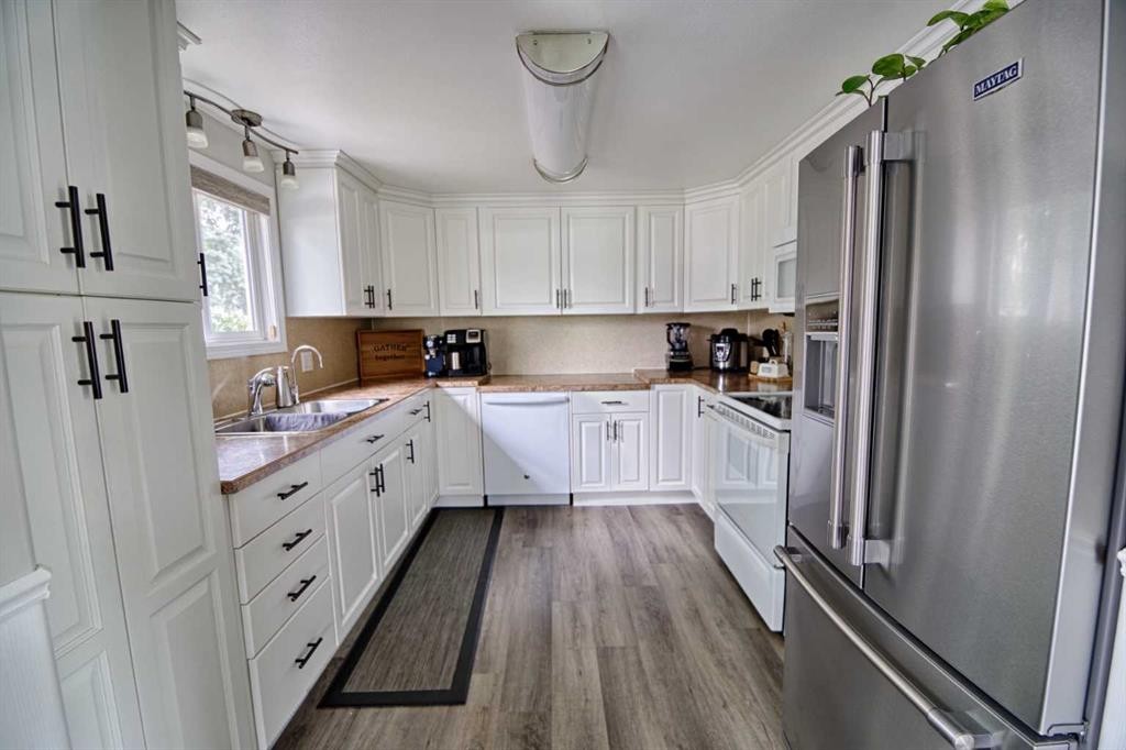 6014 52 Street, Taber, AB
