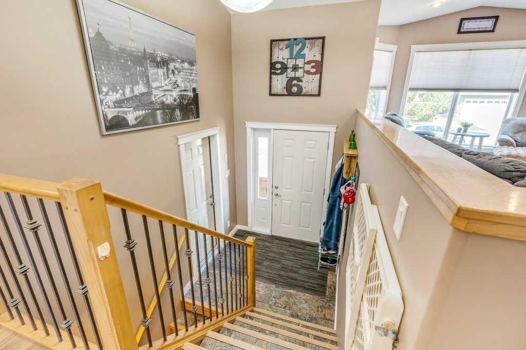 706 Centennial Avenue, Nobleford, AB