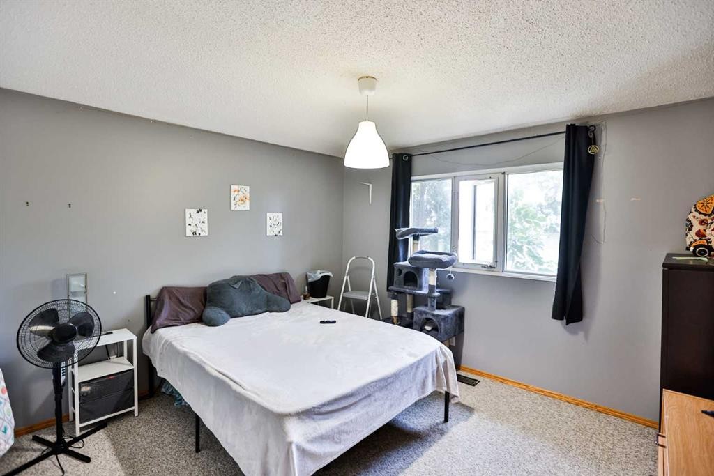 49 Meadowlark Boulevard North, Lethbridge, AB