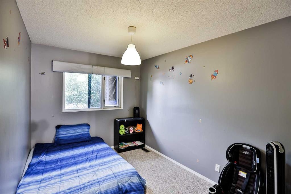 49 Meadowlark Boulevard North, Lethbridge, AB