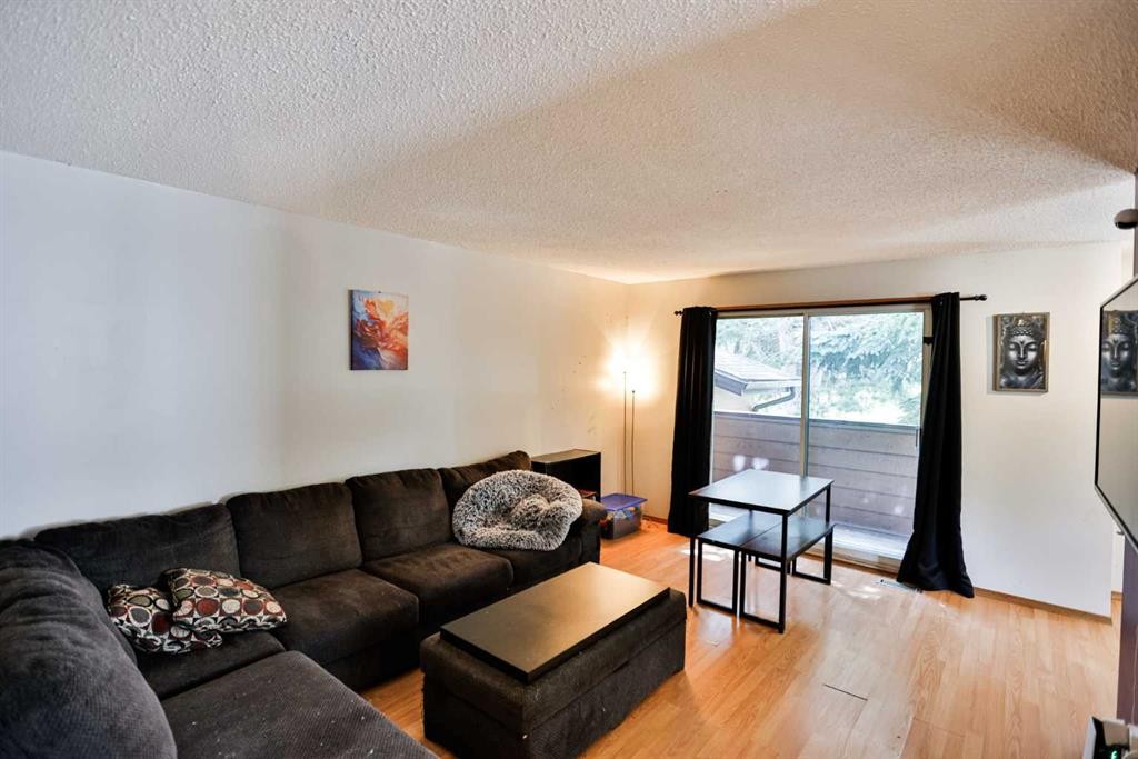 49 Meadowlark Boulevard North, Lethbridge, AB