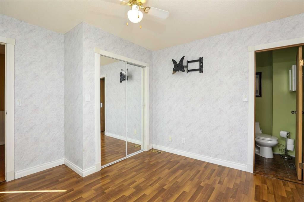 11 E 300 N, Raymond, AB