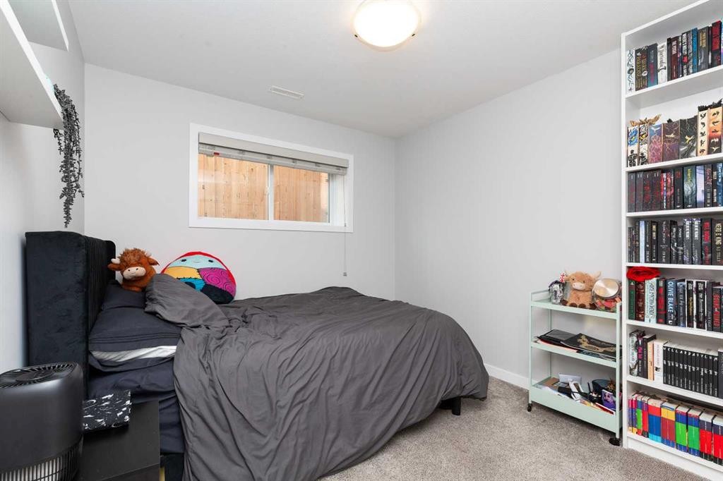 599 Moonlight Lane West, Lethbridge, AB