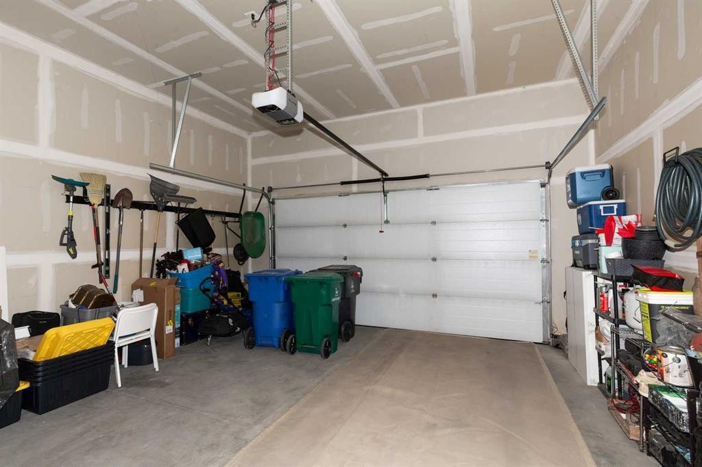 599 Moonlight Lane West, Lethbridge, AB