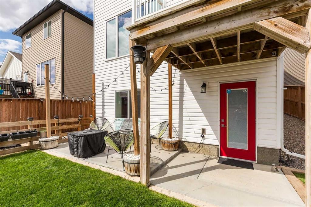 599 Moonlight Lane West, Lethbridge, AB