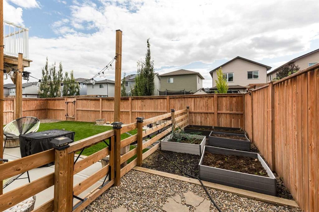 599 Moonlight Lane West, Lethbridge, AB